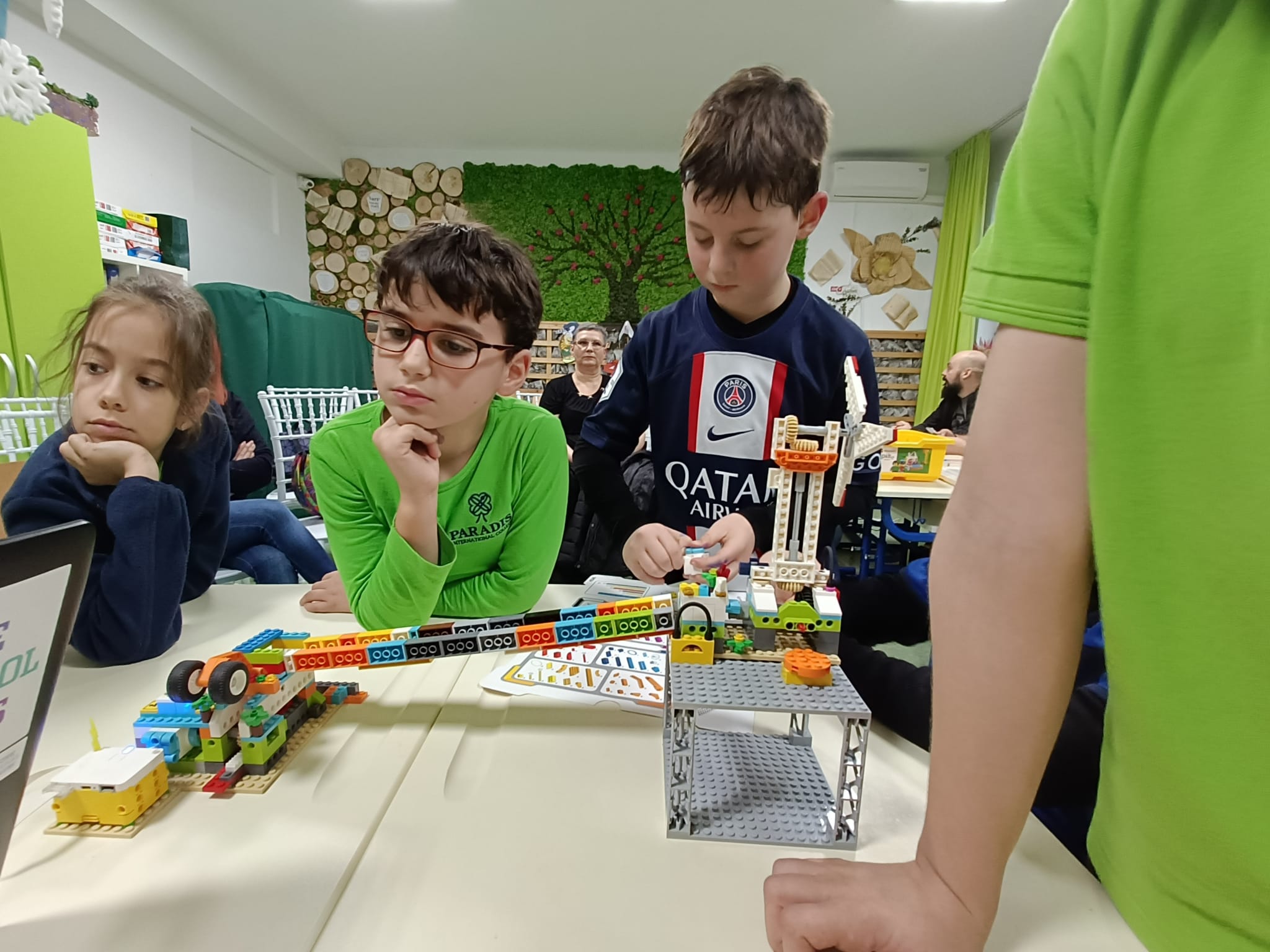 clubul de robotica si programare 6 - Paradis