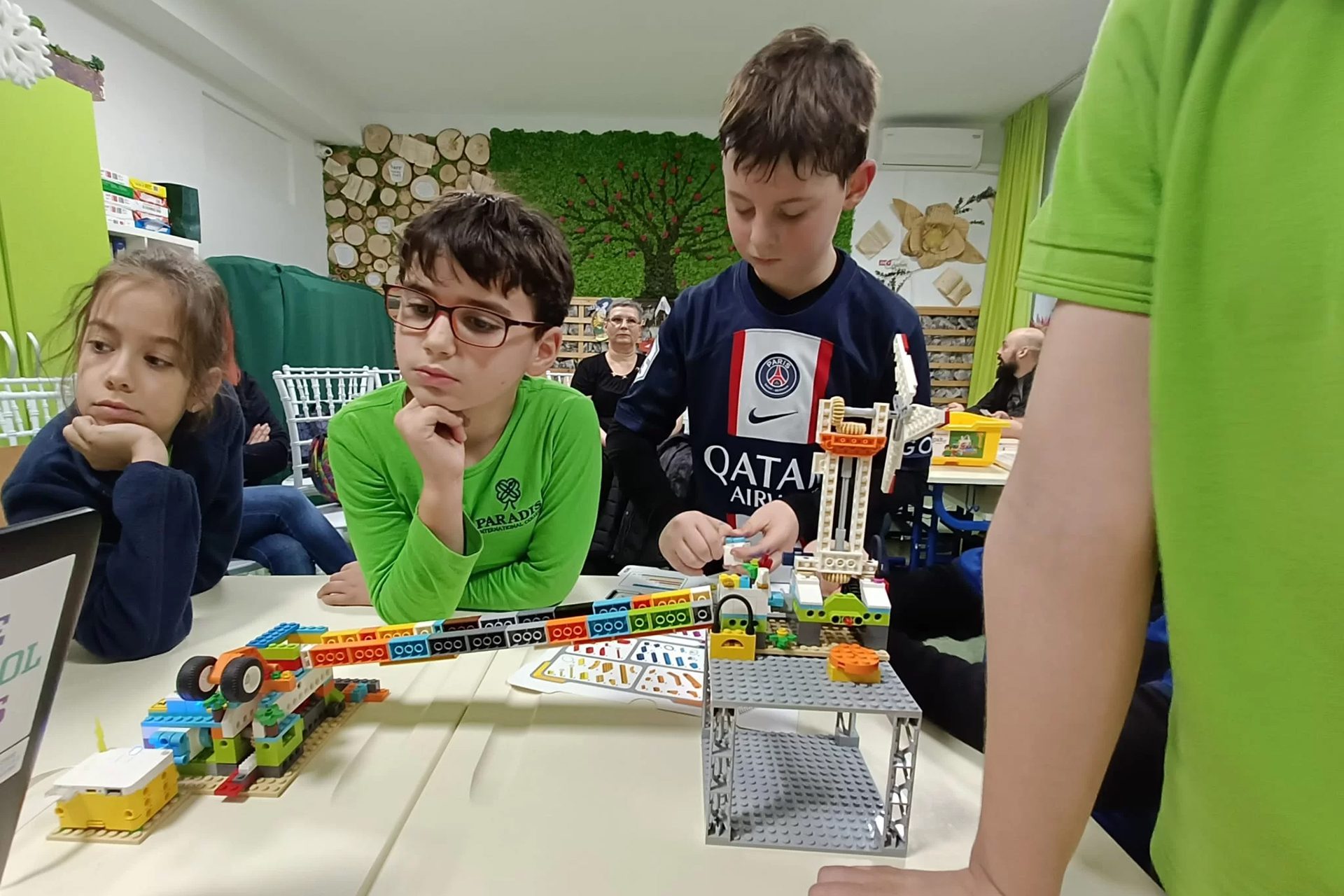 clubul de robotica si programare 6 - Paradis