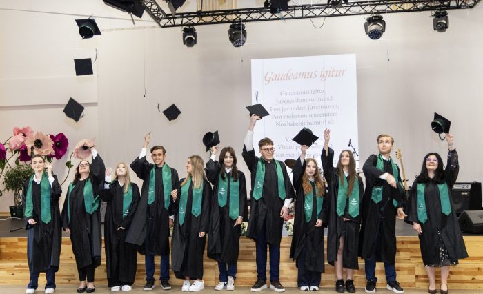 clasa a XII-a